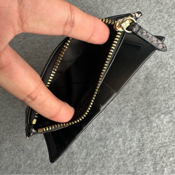 Michael Kors Snake Print Small Jet Set Wallet - Picture 5 of 14